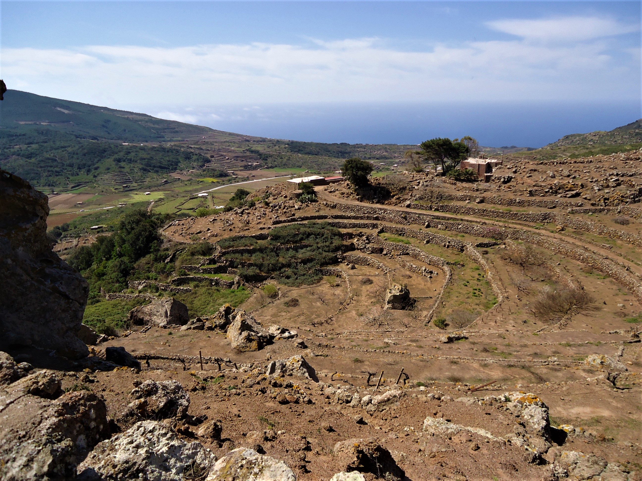 Pantelleria: una delle escursioni che organizziamo noi partendo dai nostri dammusi